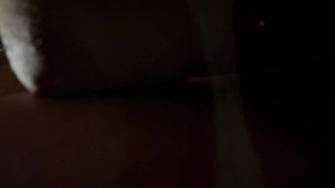 با نور چراغ قوه بدن سکسی‌ام رو نشونش میدم | I show my sexy body with flashlight