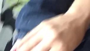 Mientras mi hermanastro duermo le acaricio sus pies