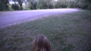 elle me branle sur le bord de la route puis je la prends en levrette et éjacule sur son petit anus