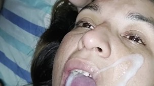 Facial y traga leche