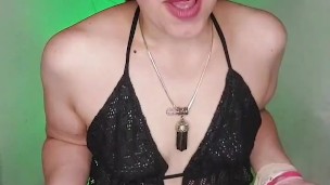 Le HAGO ELEGIR TANGA a MI CORNUDO para cogerme a otro hombre!!!