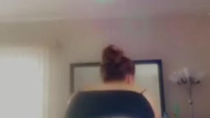 Horny Milf Shaking her Ass